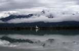 Foto: Wolkenbank Spiegelung im glatten Forggensee